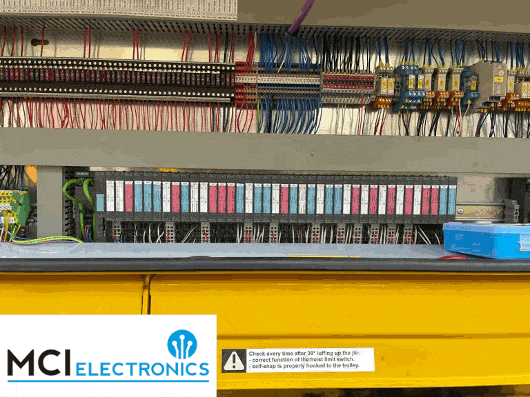 Animation showing various views of a Horizon crane and its control panel repaired by MCI Electronics.